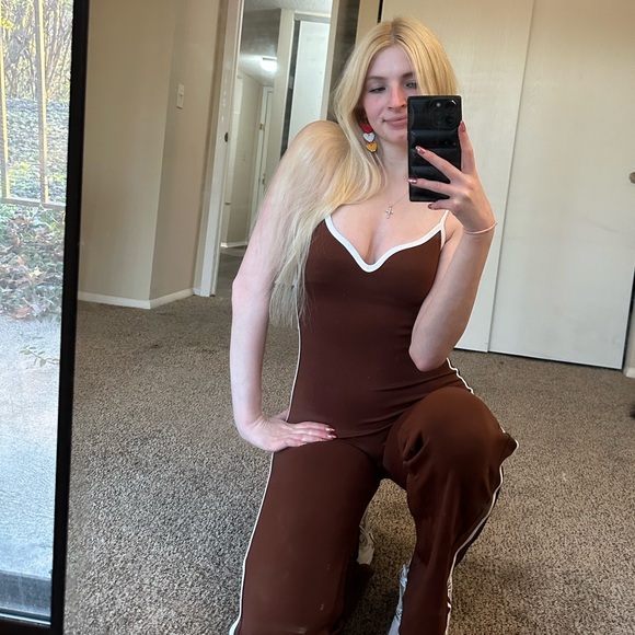 NWT brown one piece size medium - Picture 2 of 3